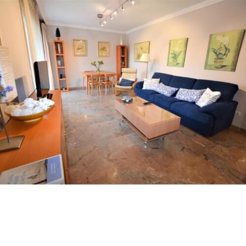 APARTAMENTO PARA FAMILIAS CON PISCINA EN CALAFELL, 6 PERSONAS. PARKING.