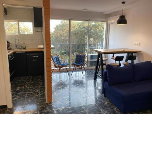 Apartamento para parejas reformado con piscina