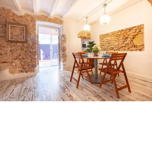 Apartamento planta baja con patio. Centro del Old Town.