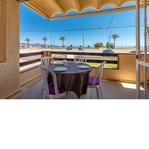 Apartamento primera linea de mar, wifi, parking