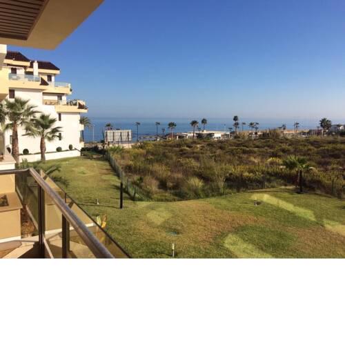 APARTAMENTO PRIMERA LINEA DE PLAYA, LA DUQUESA
