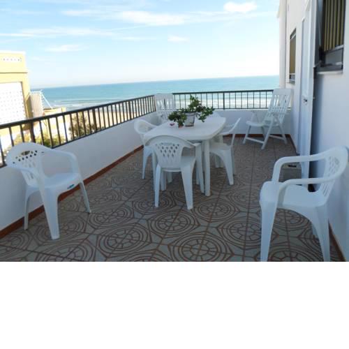Apartamento primera linea de playa WIFI gratis