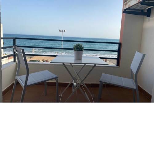 Apartamento primera línea playa. Vistas al mar
