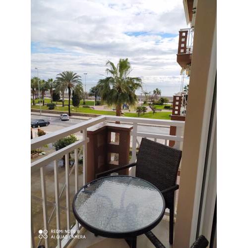 Apartamento recientemente reformado con vistas al mar
