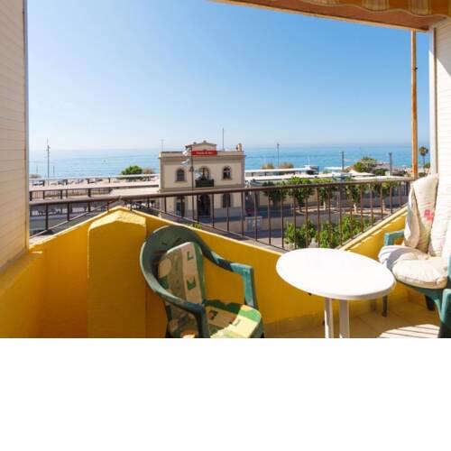 Apartamento reformado con vistas al mar. wifi