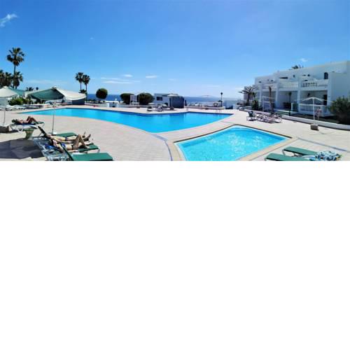 Apartamento Renovado,pool view, aircon,wifi