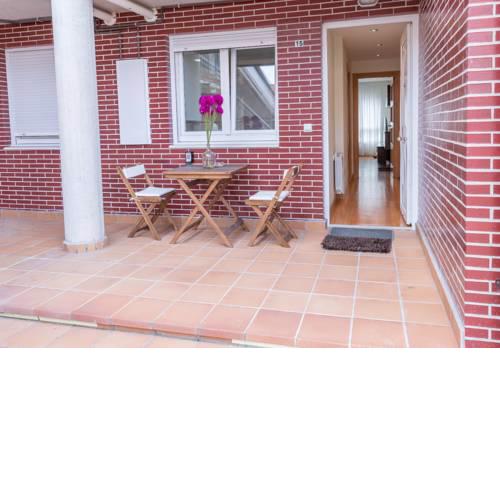 Apartamento Ria de Boo, Con patio privado