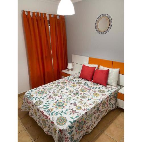 APARTAMENTO SOL Y PLAYA CON PISCINA y WIFI