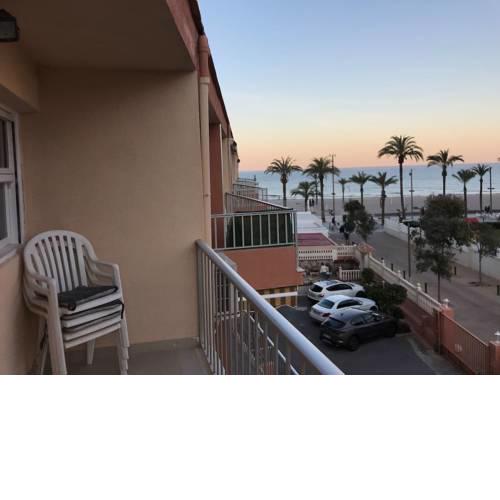 Apartamento todo nuevo terraza 1º línea de playa