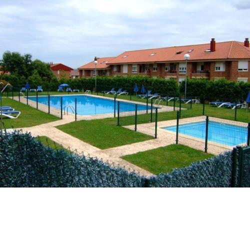 Apartamento urbanización privada. Área deportiva