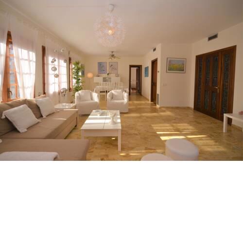 APARTAMENTO VISTA AL MAR · PLAÇA DEL MERCAT