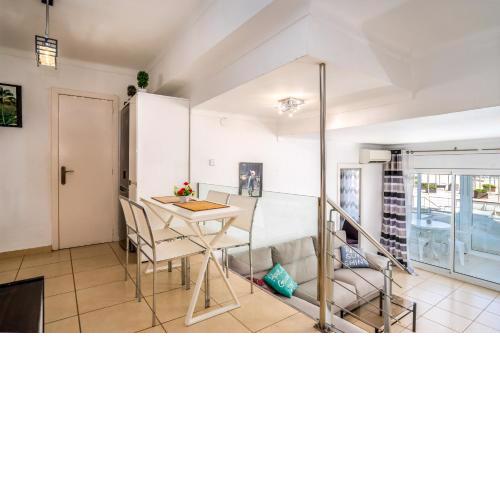 Apartamento Welcs con Terraza Frente al Mar
