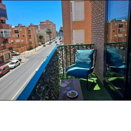 APARTAMENTO ZAPILLO ALMERIA 100 METROS DE LA PLAYA