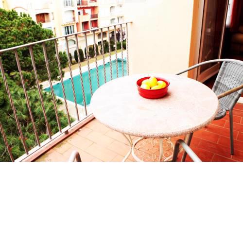 Apartamentocon solarium y piscina ref 205