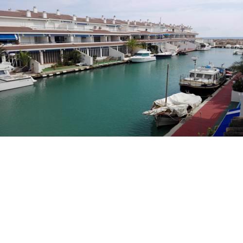 Apartamentos El Puerto 3000