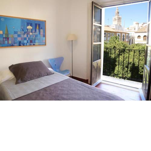 Apartamentos en la Plaza Doña Elvira, 7