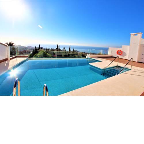 Apartamentos Iberliving Benalmadena Pueblo PISCINA ABIERTA
