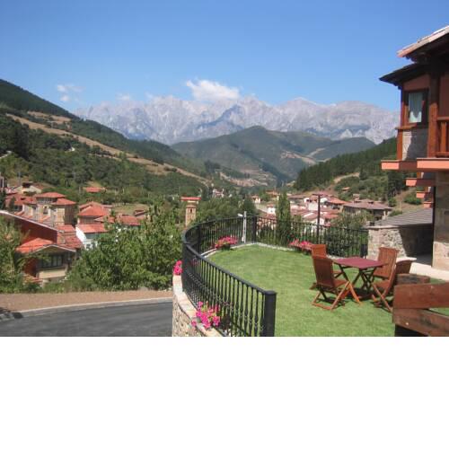 Apartamentos La Montaña