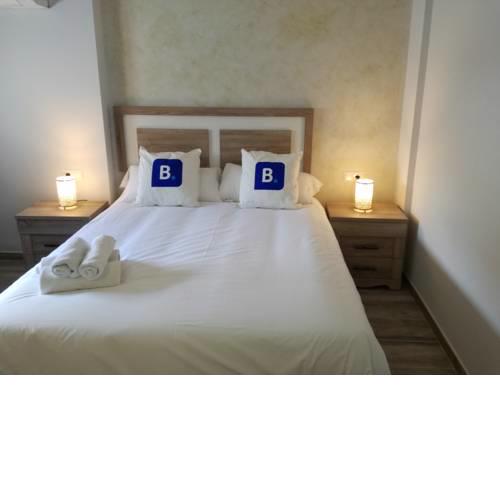 Apartamentos Lola Beach