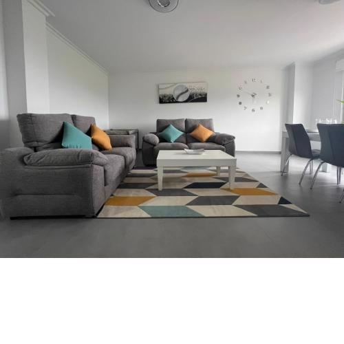 APARTAMENTOS MARIA DE LUCIA- Segundo Piso