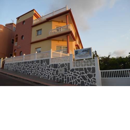 Apartamentos Miriam (Charco Azul)