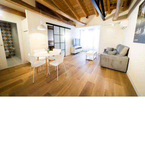Apartamentos Mk77 León- Cantareros