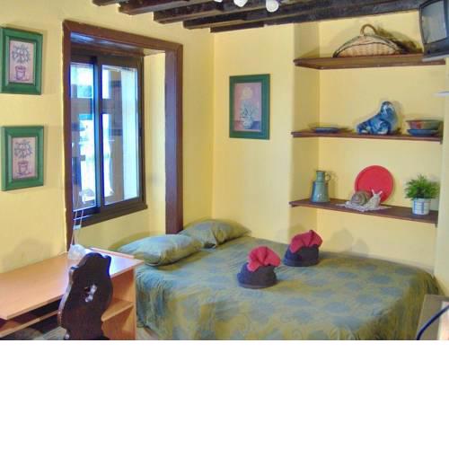 Apartamentos Monasterio de San Antonio - Kleines Studio (15qm) für junge Leute