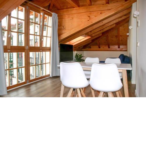 Apartamentos Mundaka Surf Camp Parking