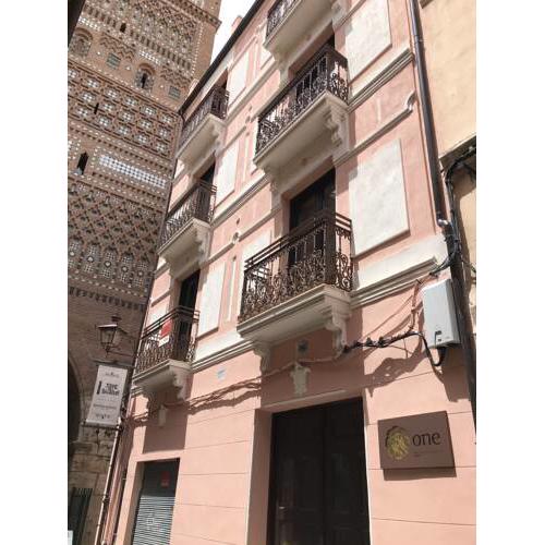 Apartamentos One