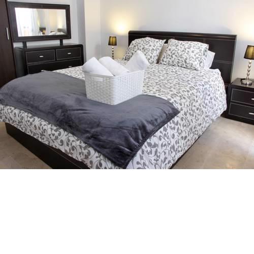 Apartamentos Puente Miraflores