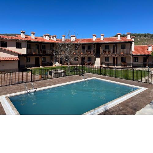 APARTAMENTOS RURALES DOÑA JIMENA DEL AMBROZ 4 Estrellas TODO NUEVO A ESTRENAR complejo único en el centro del pueblo
