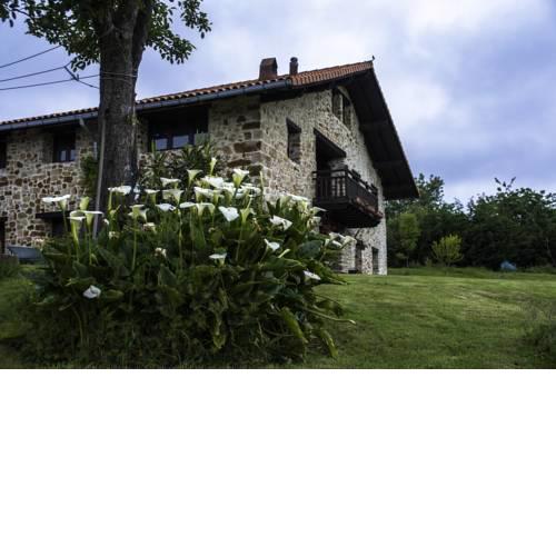 Apartamentos Rurales Larrago