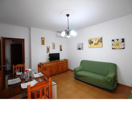 Apartamentos solo para familias y parejas I