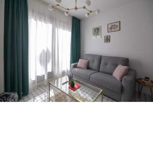Apartamentos Teatro by Be Alicante