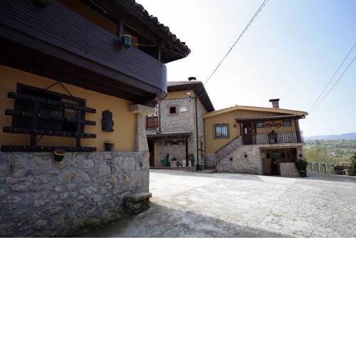 APARTAMENTOS. TURIS. CASTIELLO