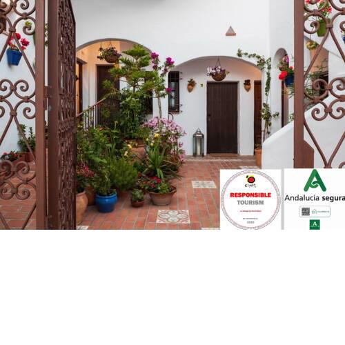 Apartamentos y habitaciones en el centro La Jábega by Conil Home