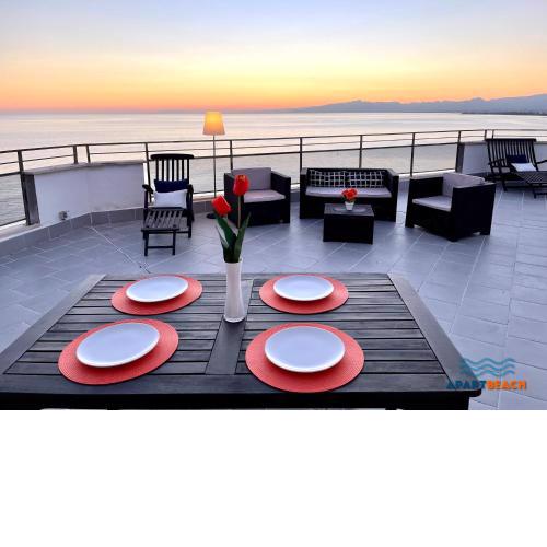 ApartBeach Atico MARINA Frente Playa Capellans