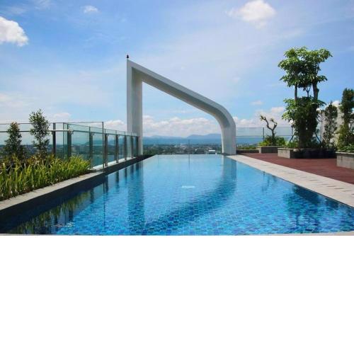 Apartemen Uttara with Mountain View City Center