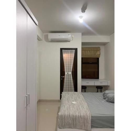 Apartement Studio Transpark CIbubur by Amelia