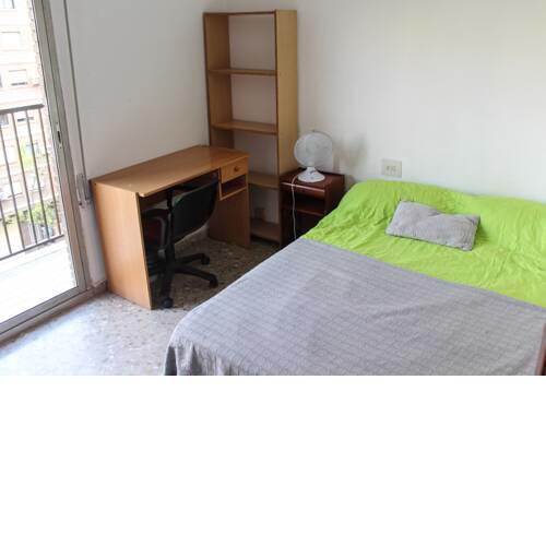 Apartemento grupo amigo o familias : blasco ibanez C
