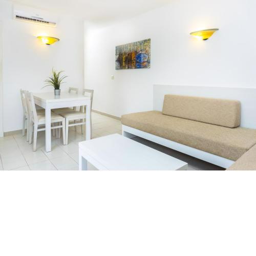 APARTHOTEL FLORA PARK