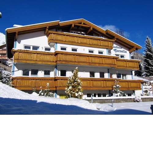 Aparthotels Berwang (Landhaus Cornelia)