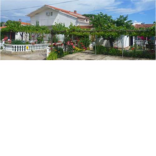 Apartman sa 3 spavaće sobe