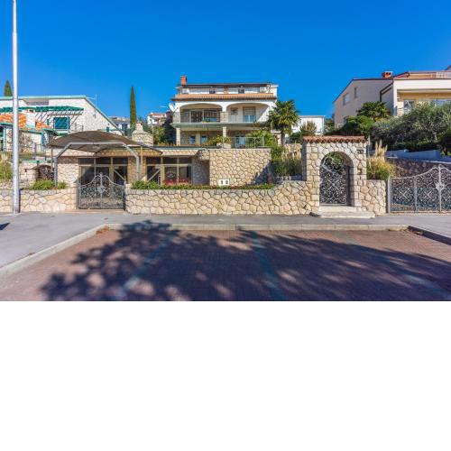 Apartmani ELLEN 1 i 2