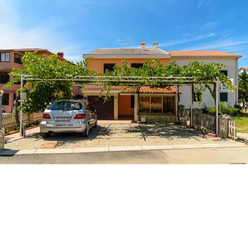 Apartmani Lovorka