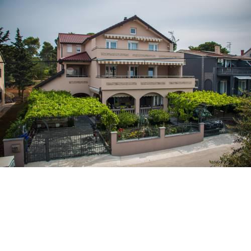 Apartmani Tomljenovic