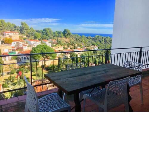 Apartment - 2 Bedrooms with Sea views - 07793