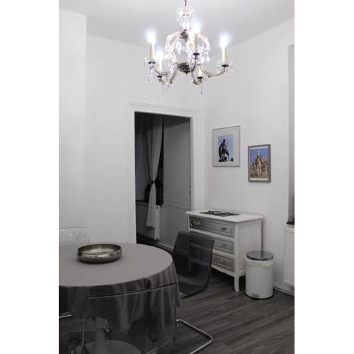 Apartment 19