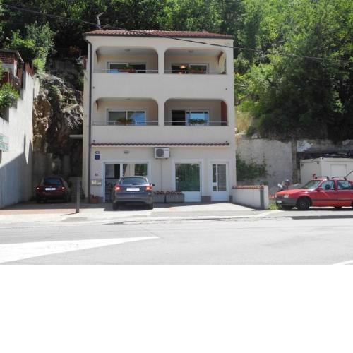 Apartment 2 Lara 21 pax