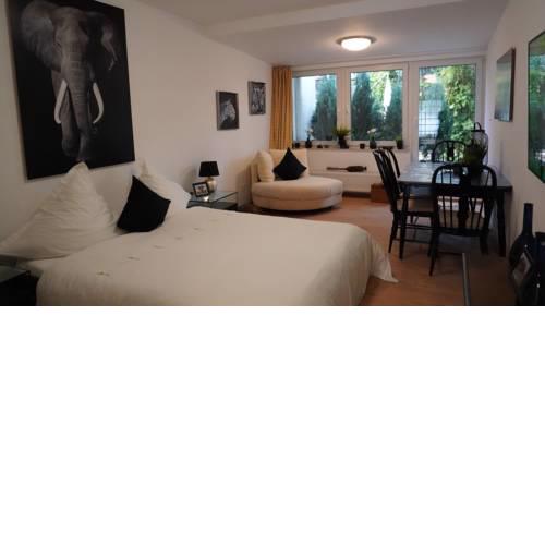 Apartment 900m to exhibition
